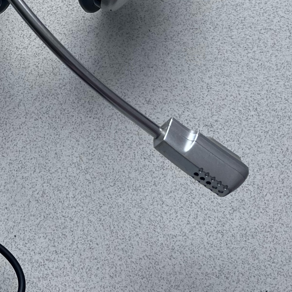 Logitech Headset With Microphone - Picture 4 of 5
